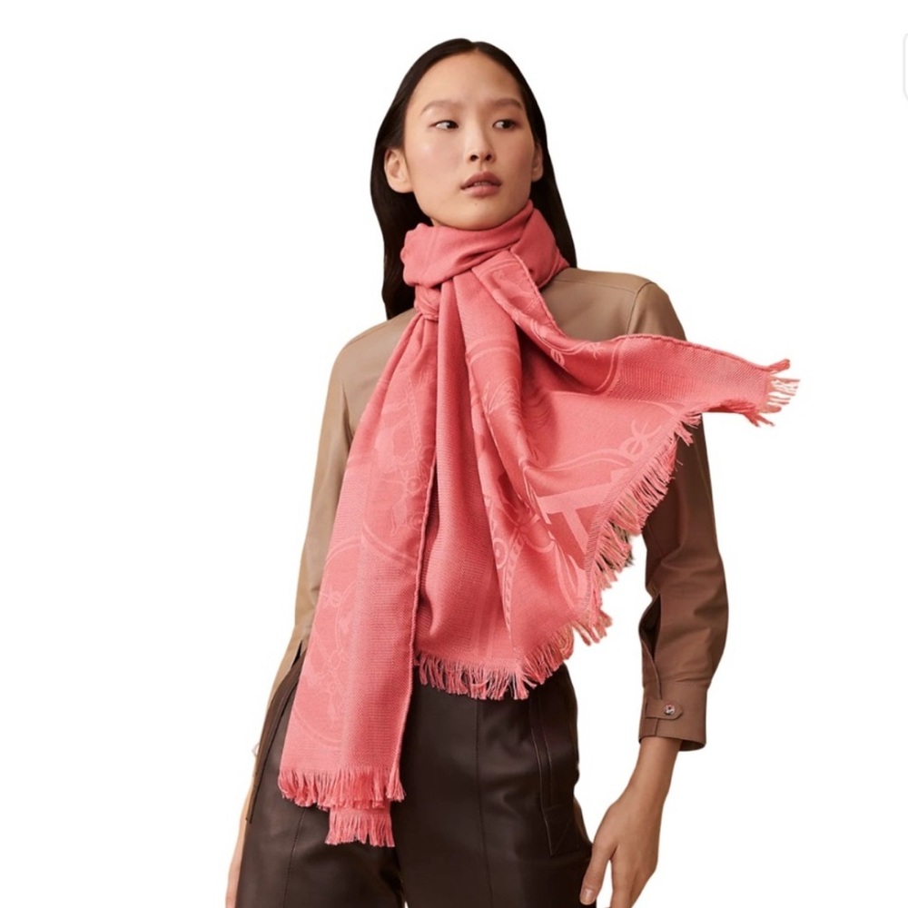 Uniqlo NWT 100% cashmere scarf stole tissue light weight super soft
